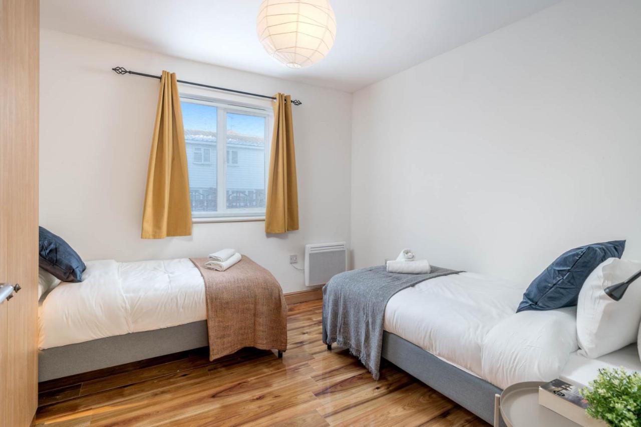 2 Bedroom Flat Near London Excel Buitenkant foto